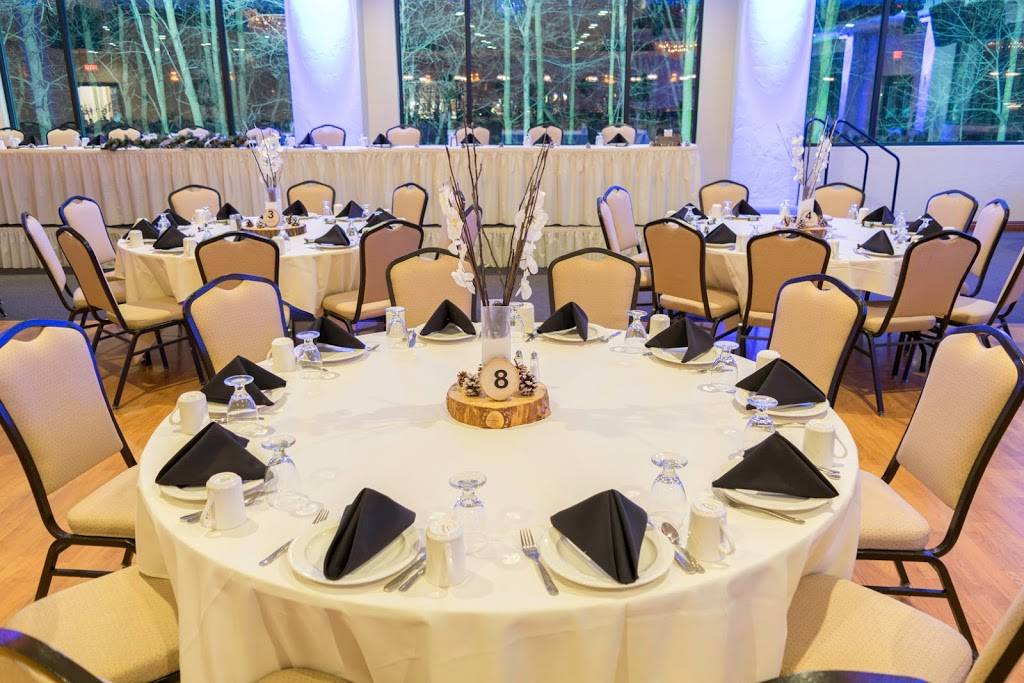 The Ravine Pub, Grill & Banquet Hall | meal takeaway | 2633 Manitowoc Rd, Green Bay, WI 54311, USA | 9204684147 OR +1 920-468-4147