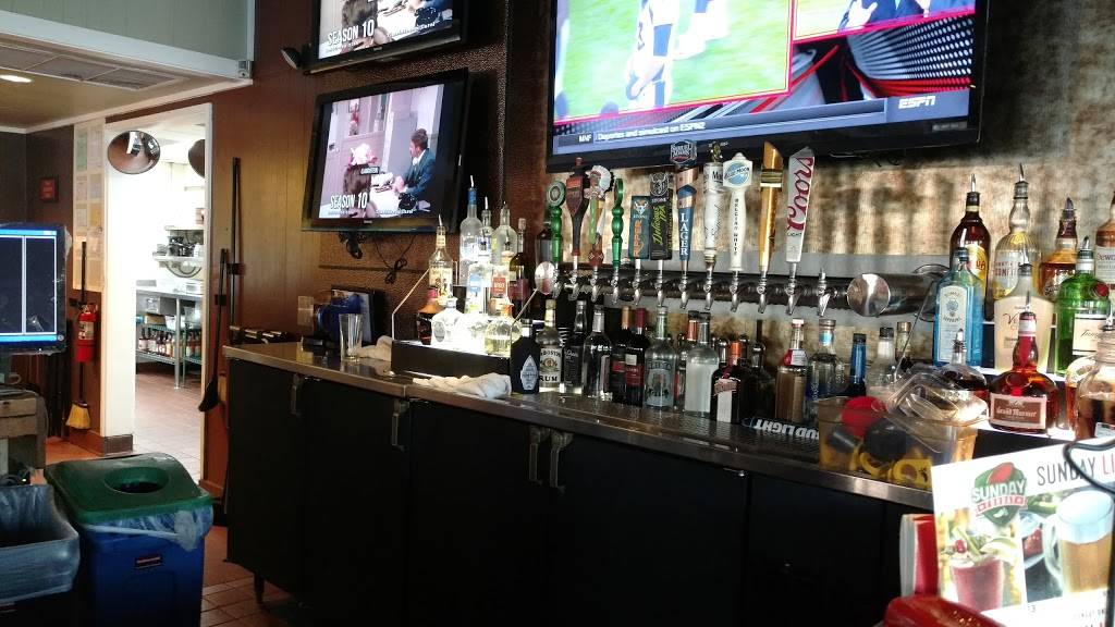 Chilis Grill & Bar | meal takeaway | 2627 Vista Way, Oceanside, CA 92054, USA | 7609671064 OR +1 760-967-1064