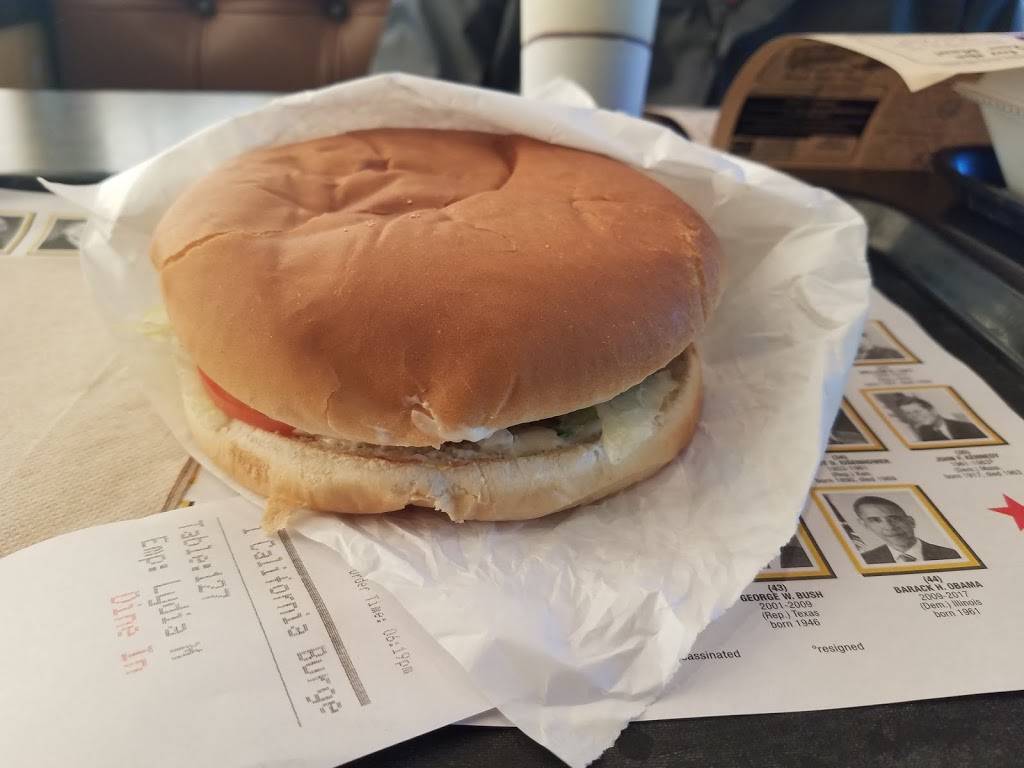 Roberts Frozen Custard | restaurant | N112W16040 Mequon Rd, Germantown, WI 53022, USA | 2622501683 OR +1 262-250-1683