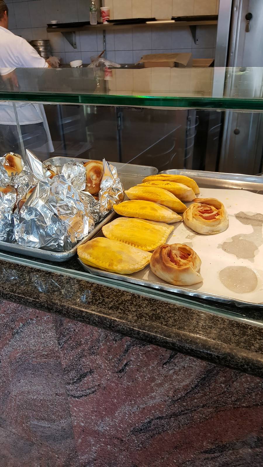 Rosas Pizza | restaurant | 178 W Merrick Rd, Valley Stream, NY 11580, USA | 5168725200 OR +1 516-872-5200