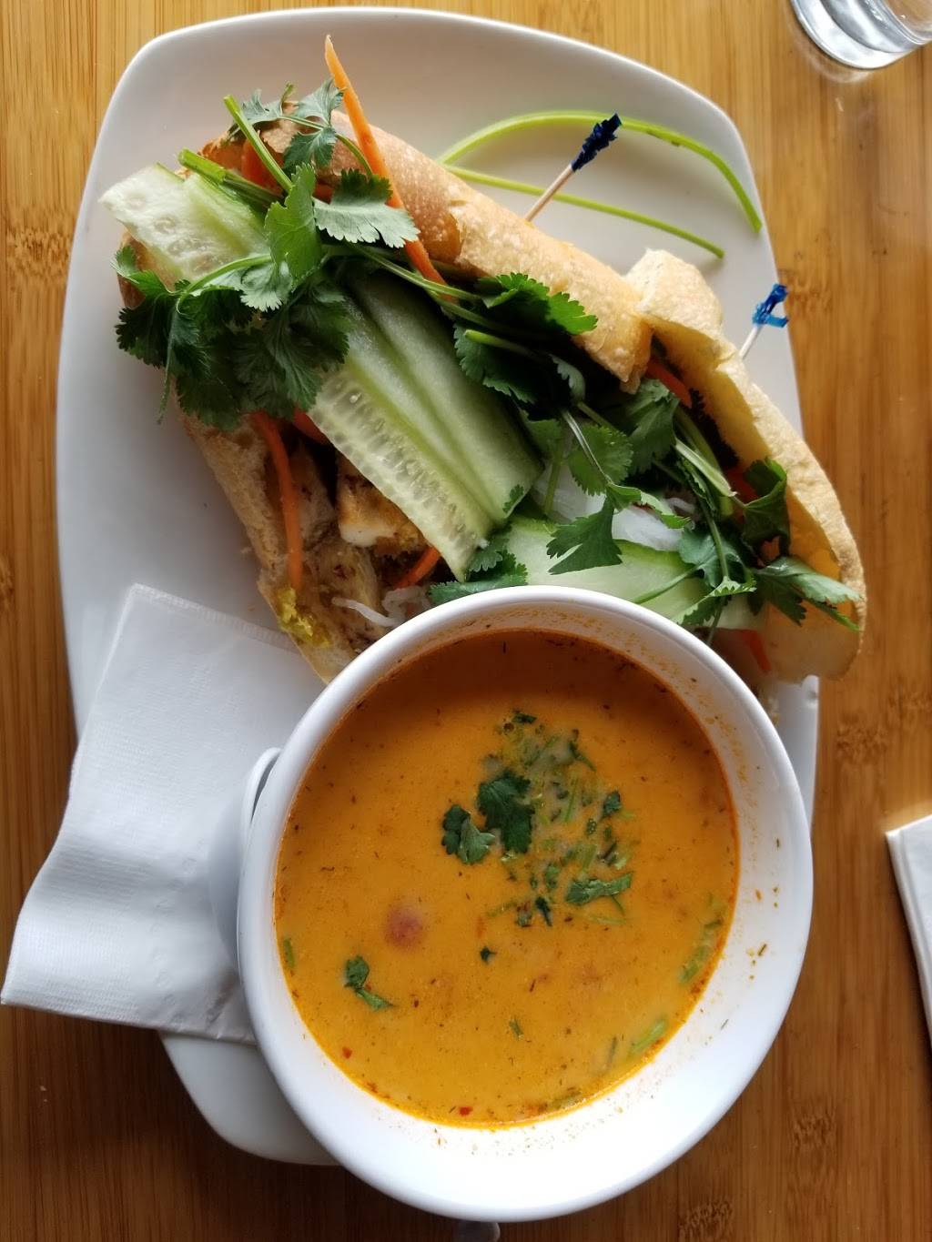 Star Ginger | restaurant | 3101 Folsom Blvd, Sacramento, CA 95816, USA | 9162318888 OR +1 916-231-8888