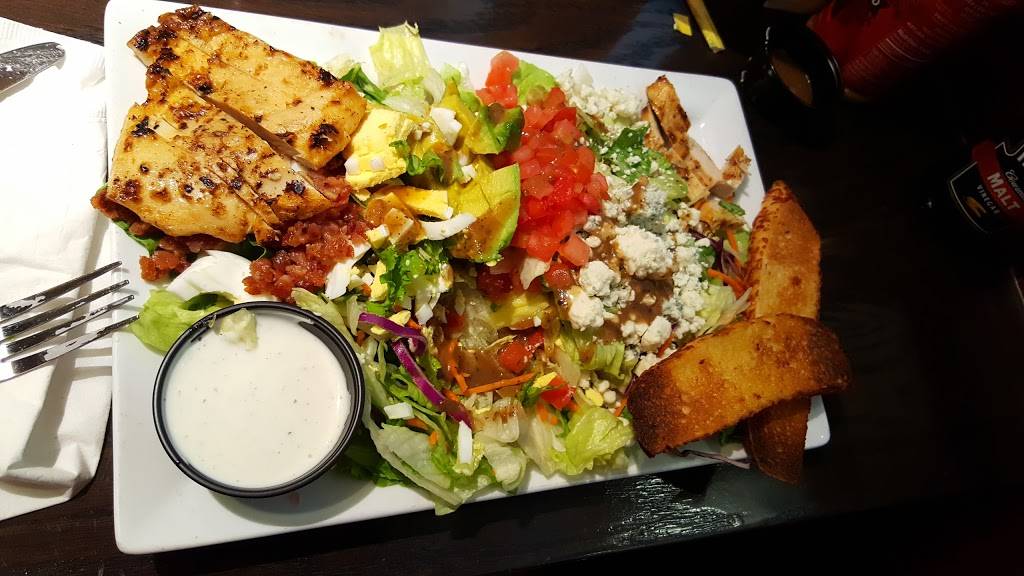 Red Robin Gourmet Burgers and Brews | restaurant | 2701 Ming Ave. #G15, Bakersfield, CA 93304, USA | 6613989794 OR +1 661-398-9794