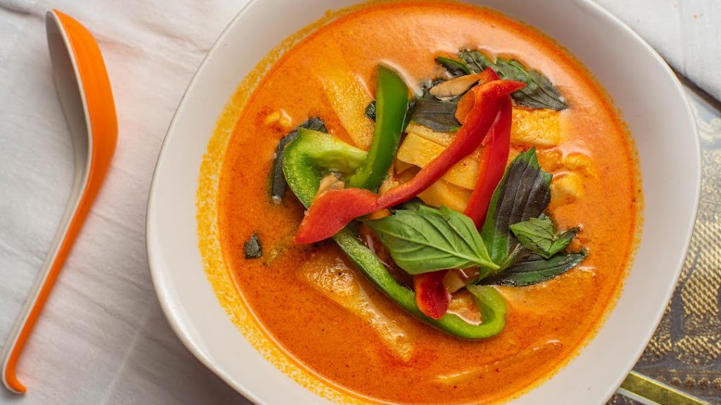 Bahn Thai & M | restaurant | 2226 Holiday Manor Center Suite 8, Louisville, KY 40222, USA | 5023652776 OR +1 502-365-2776