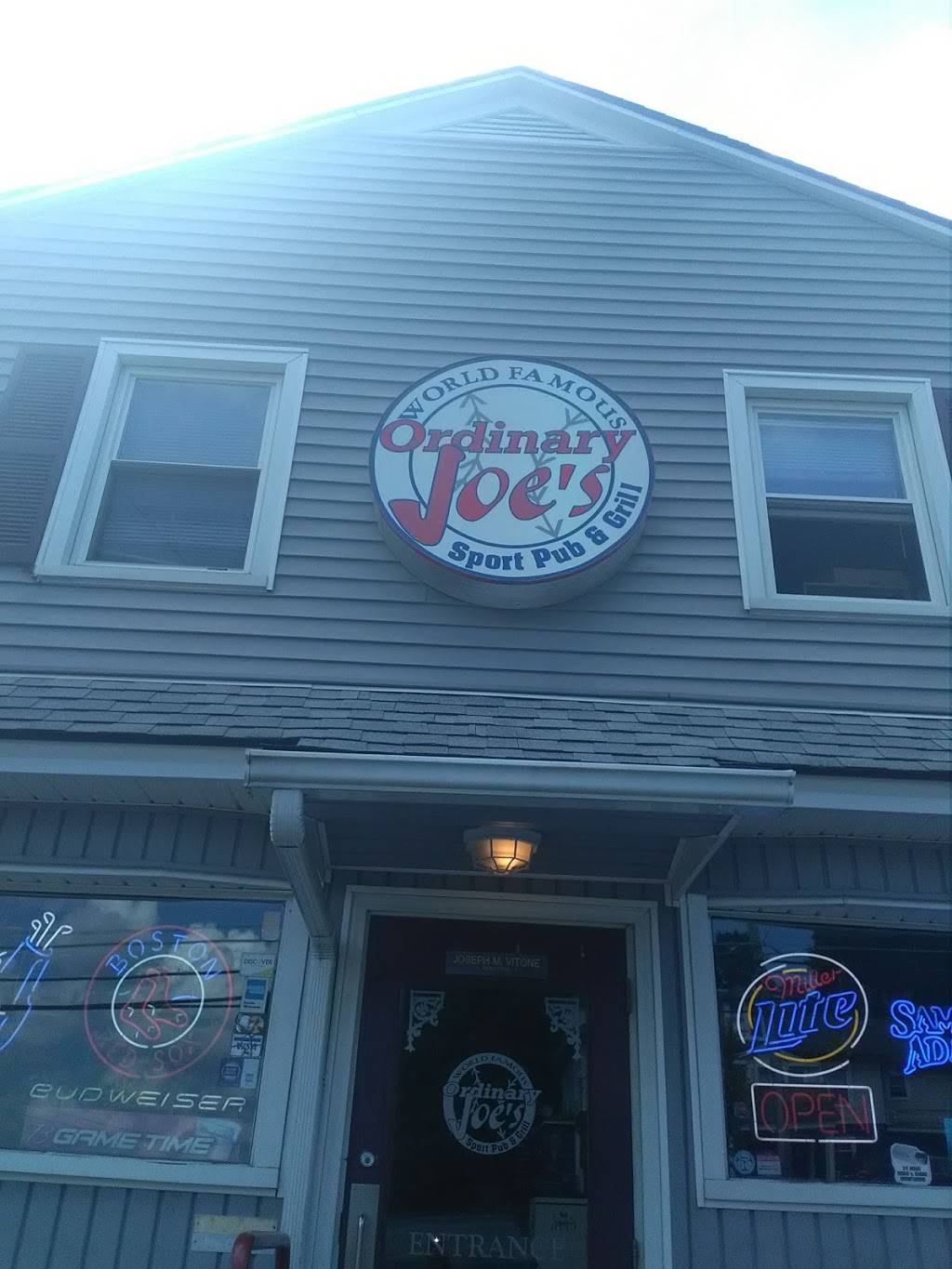 Ordinary Joes | restaurant | 253 Buckingham St, Oakville, CT 06779, USA | 8609451500 OR +1 860-945-1500