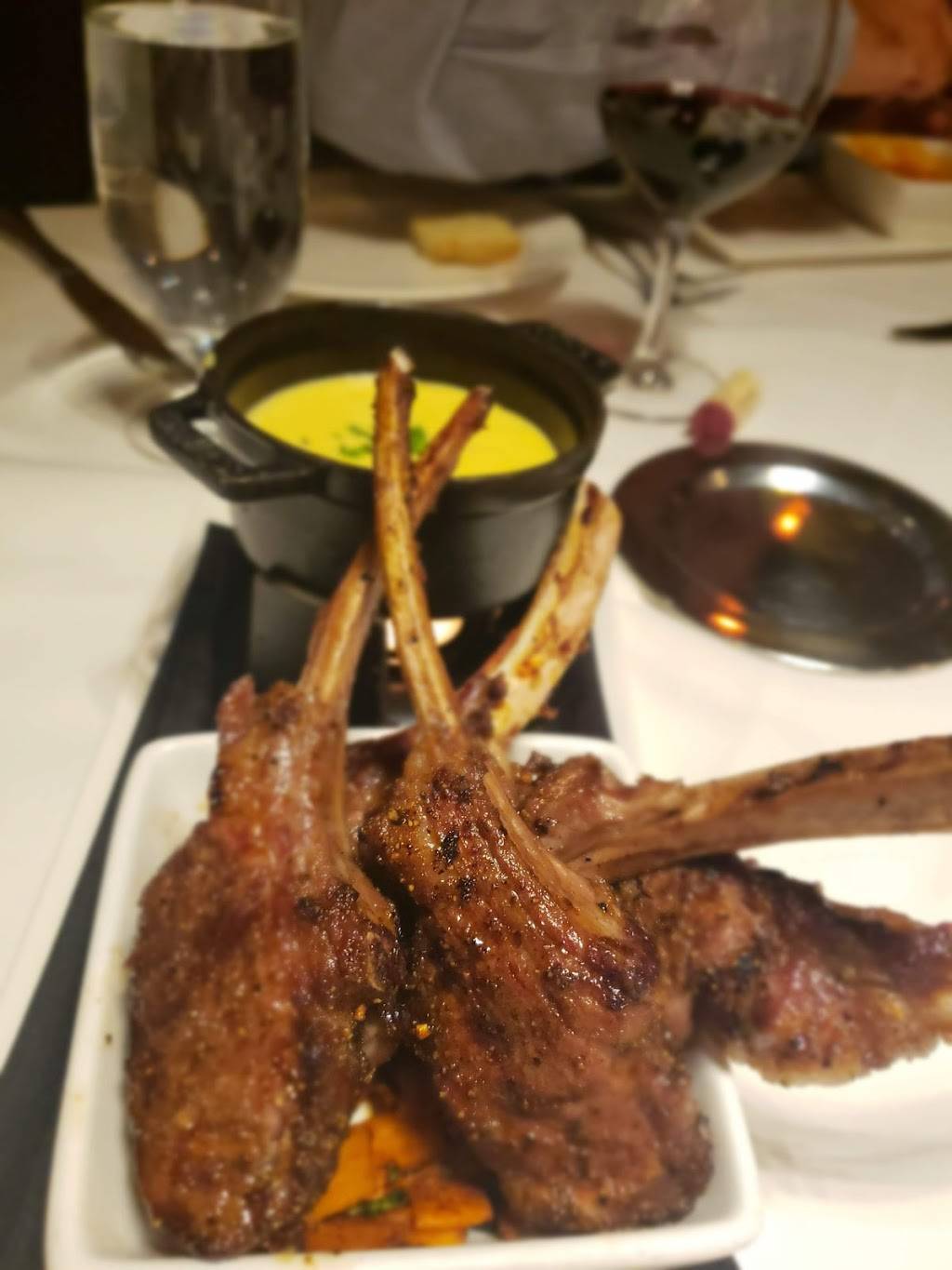 Elways | restaurant | 174 Gore Creek Dr, Vail, CO 81657, USA | 9707547818 OR +1 970-754-7818