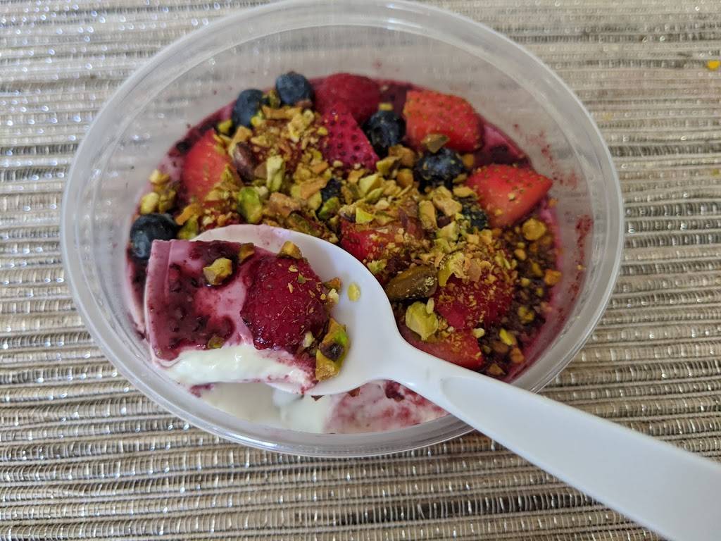 Le French Rooster | cafe | 2221 W Olive Ave, Burbank, CA 91506, USA | 8188597153 OR +1 818-859-7153