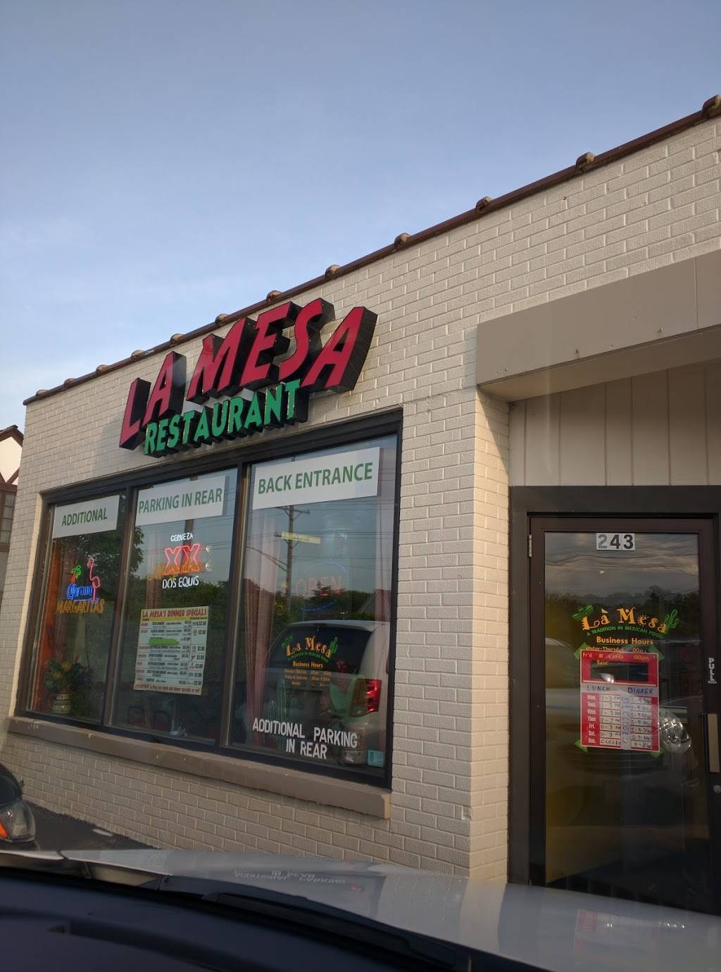La Mesa Restaurant | restaurant | 243 W Northwest Hwy, Barrington, IL 60010, USA | 8472779636 OR +1 847-277-9636