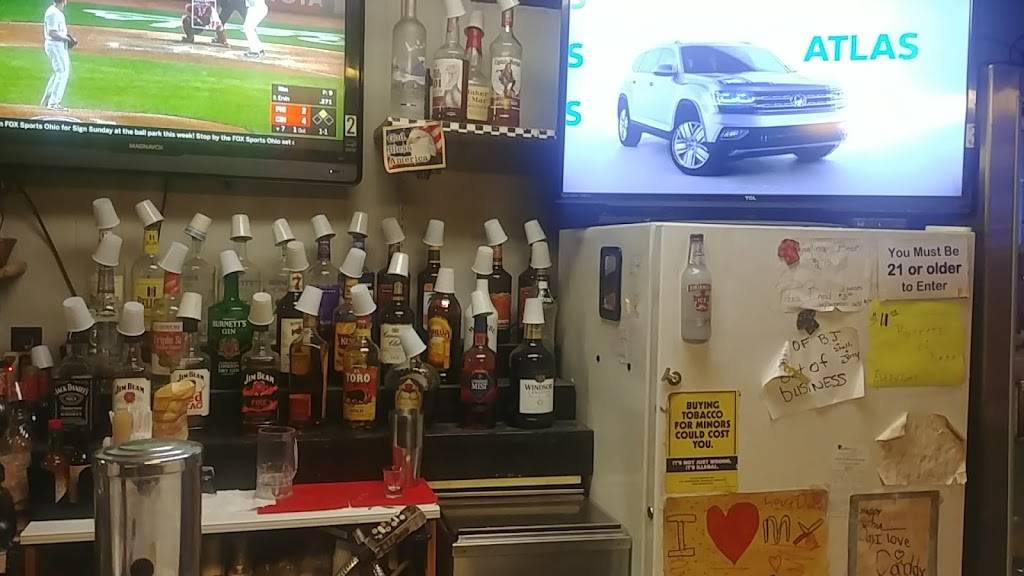 Mecca Cafe | restaurant | 103 N State St, West Harrison, IN 47060, USA | 8126379125 OR +1 812-637-9125