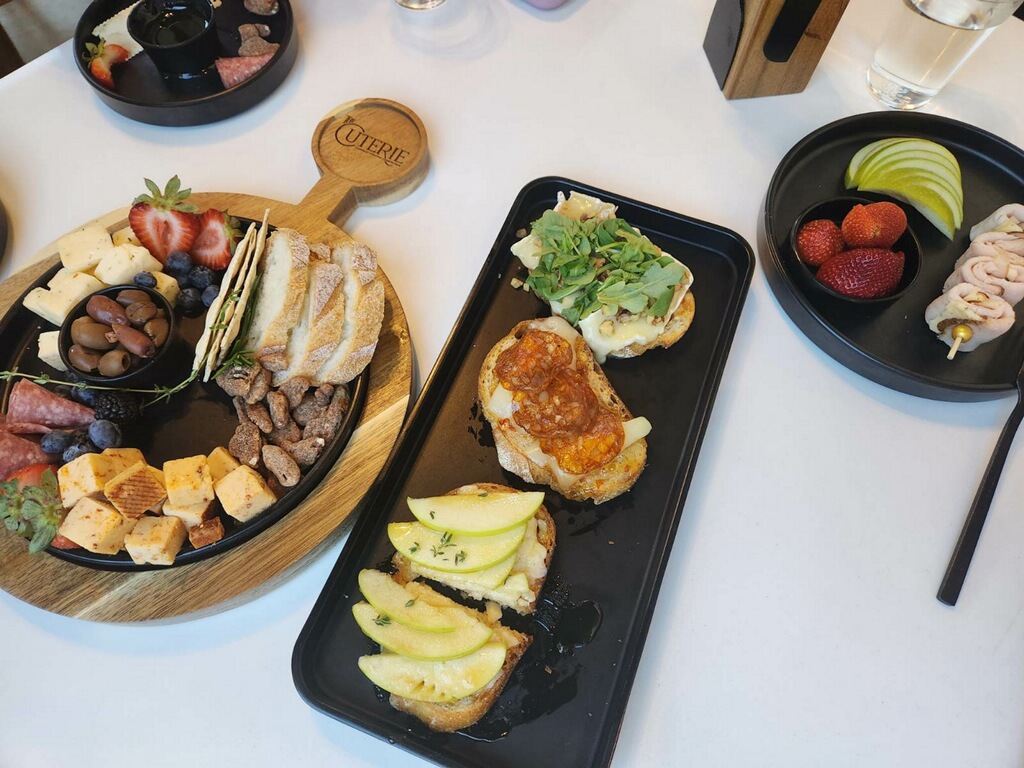 The Cuterie | restaurant | 1219 Grand Central Parkway Suite 100, Conroe, TX 77304, USA | 9364479206 OR +1 936-447-9206