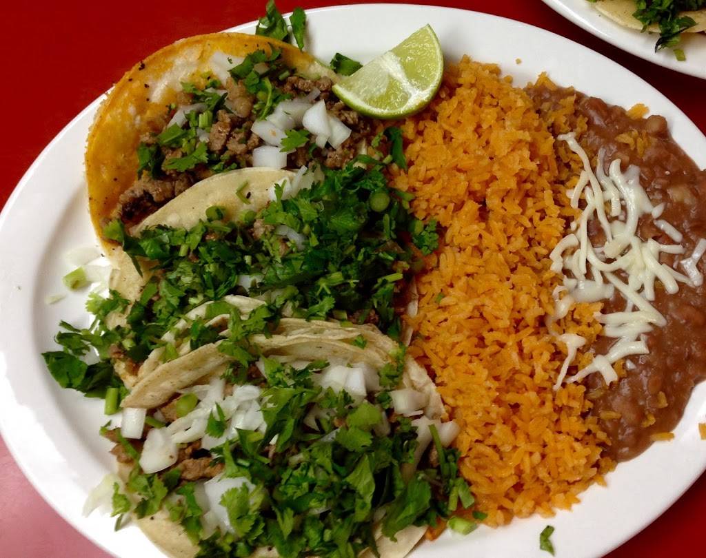 Lews Drive In | restaurant | 1105 N Washington Ave, Batavia, IL 60510, USA | 6308790729 OR +1 630-879-0729