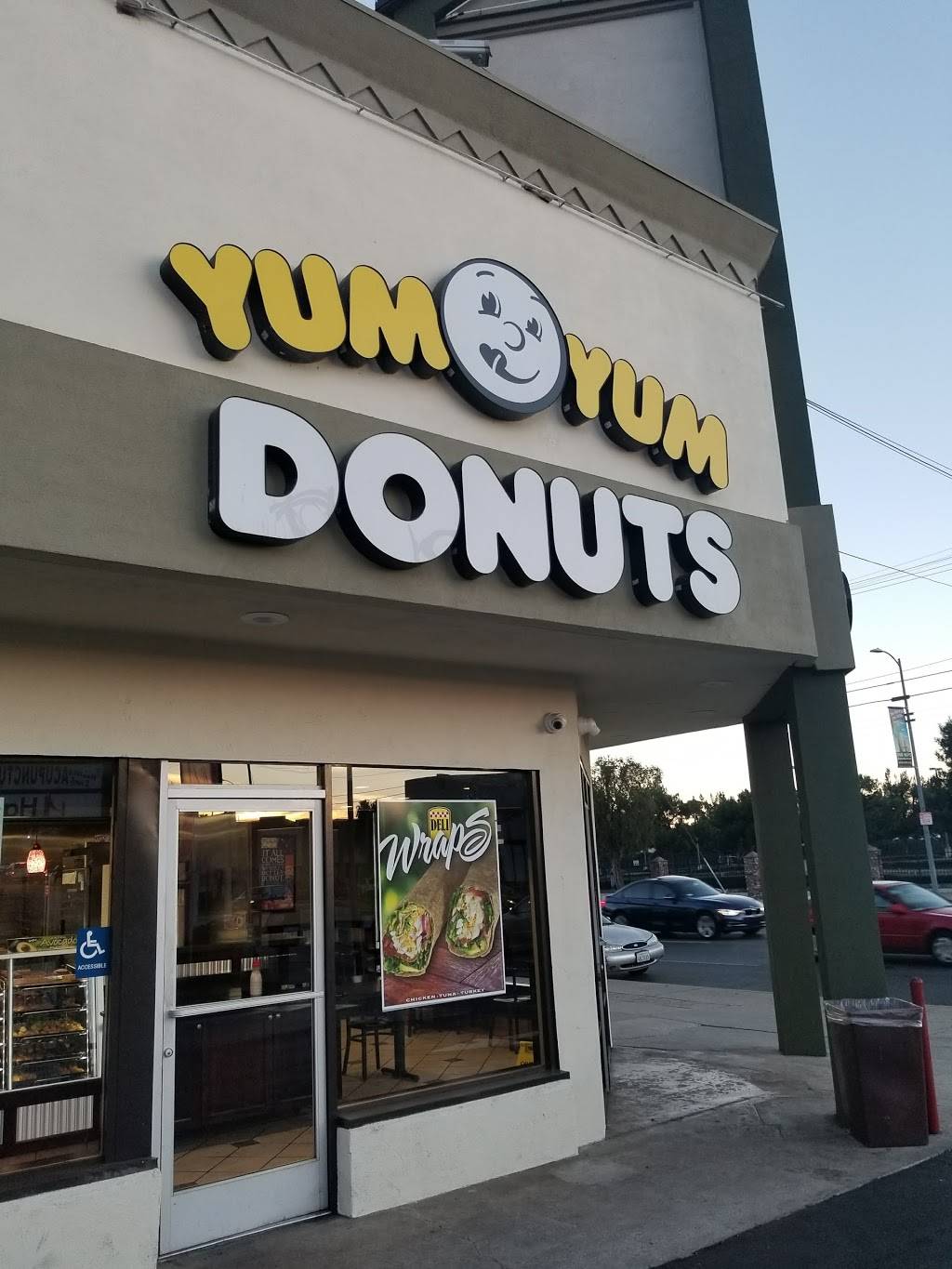 Yum Yum Donuts | cafe | 14425 Sherman Way, Van Nuys, CA 91405, USA | 8189897074 OR +1 818-989-7074