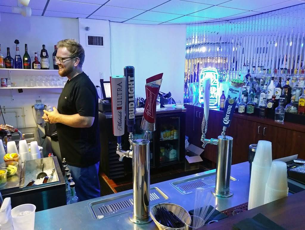 Hometown Heroes Bar and Grill | restaurant | 600 N Beneva Rd, Sarasota, FL 34232, USA | 9413654412 OR +1 941-365-4412