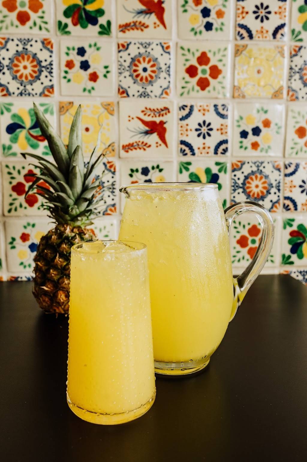 Mucho Taco | restaurant | 914 N Alma School Rd, Chandler, AZ 85224, USA | 4808576421 OR +1 480-857-6421