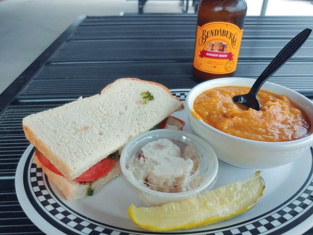 Heidis Brooklyn Deli | restaurant | 624 Turner St, Auburn, ME 04210, USA | 2077843434 OR +1 207-784-3434