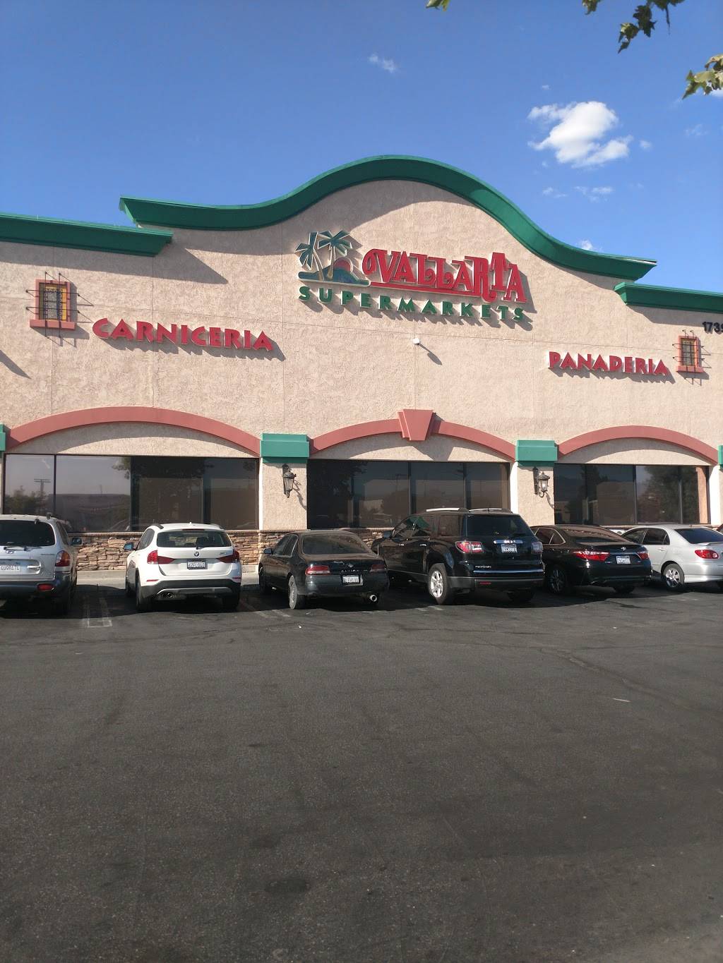 Vallarta Supermarkets | bakery | 17390 Main St, Hesperia, CA 92345, USA | 4426003020 OR +1 442-600-3020