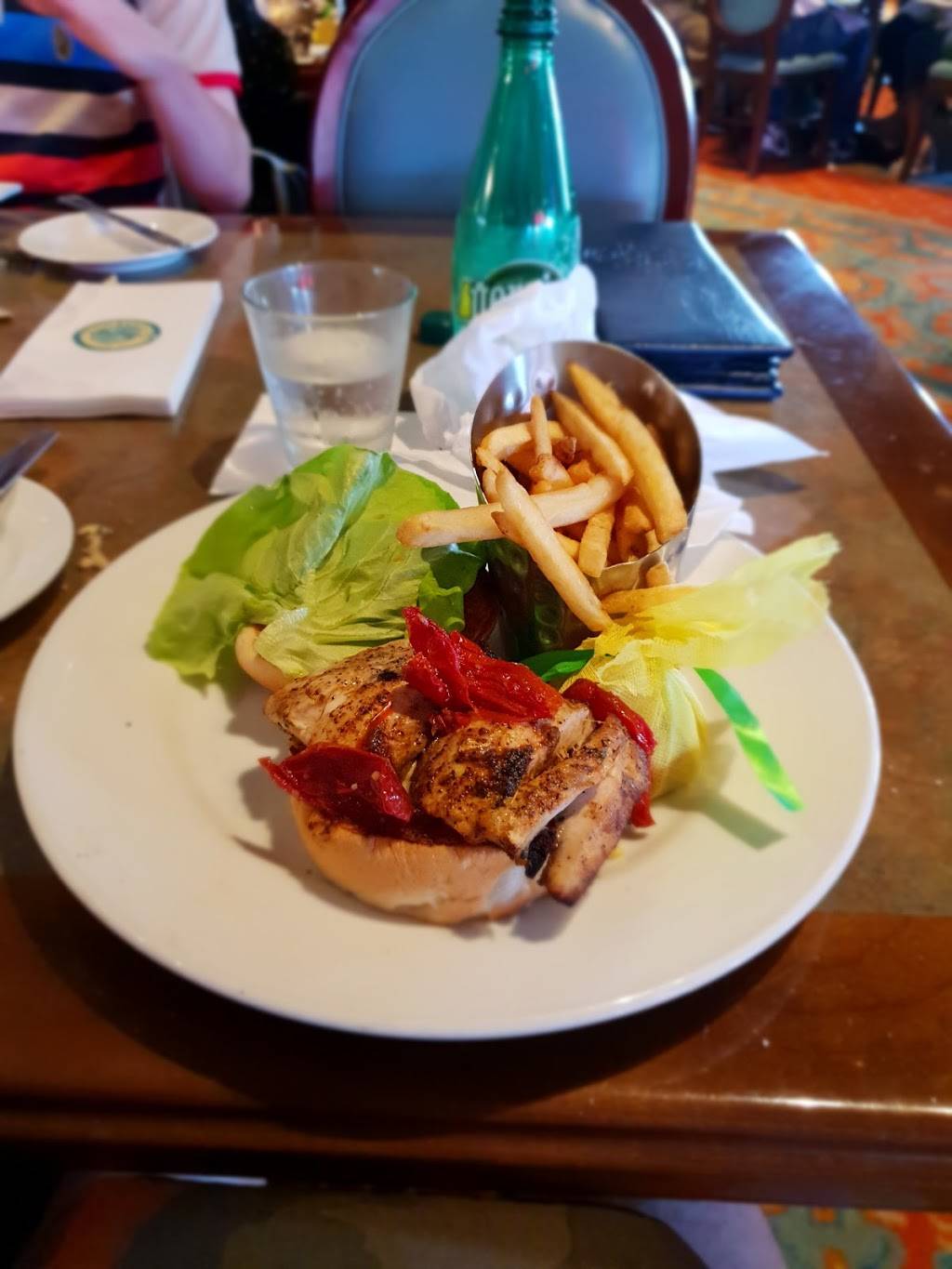 Lombards Seafood Grille | restaurant | 27 South St, Orlando, FL 32819, USA | 4072243663 OR +1 407-224-3663