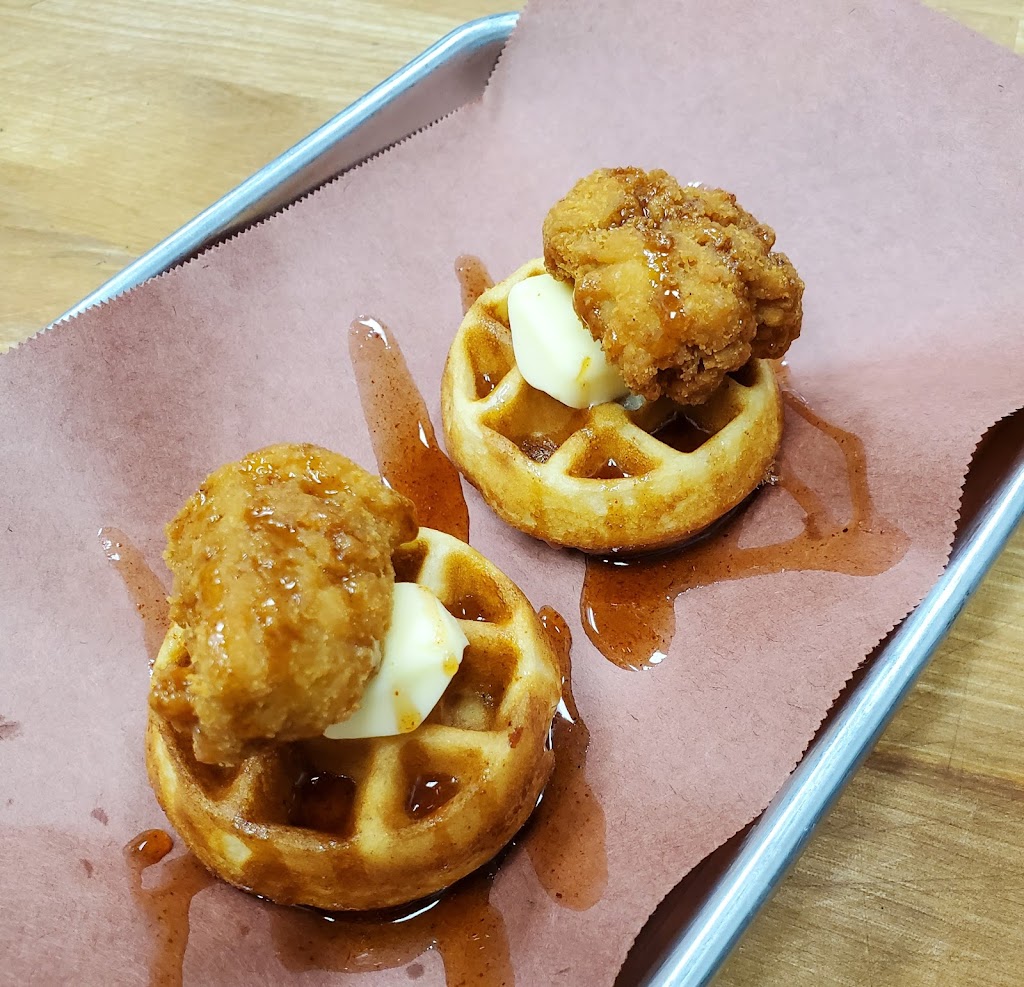 Honeys Bee Bee Que | restaurant | 2200 Posner Blvd, Davenport, FL 33837, USA | 8634247300 OR +1 863-424-7300