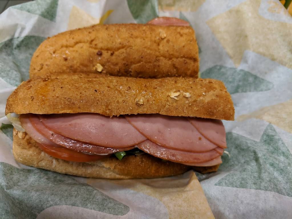 Subway | restaurant | Skymark Place Shopping Centre, 3555 Don Mills Rd Unit 6, North York, ON M2H 3N3, Canada | 6474393805 OR +1 647-439-3805