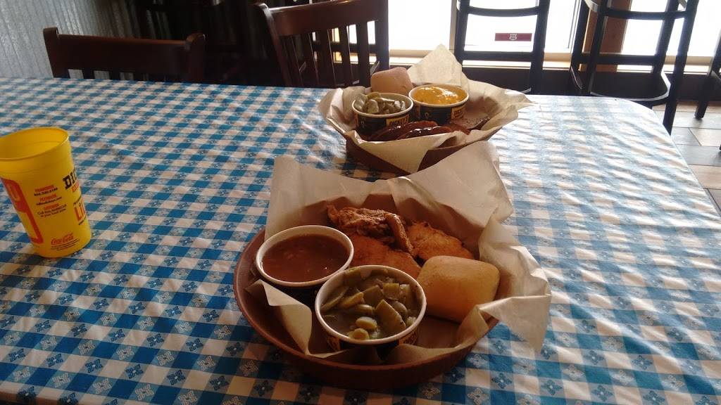 Dickeys Barbecue Pit | restaurant | 8225 Greenway Blvd Ste 120, Middleton, WI 53562, USA | 6088729000 OR +1 608-872-9000