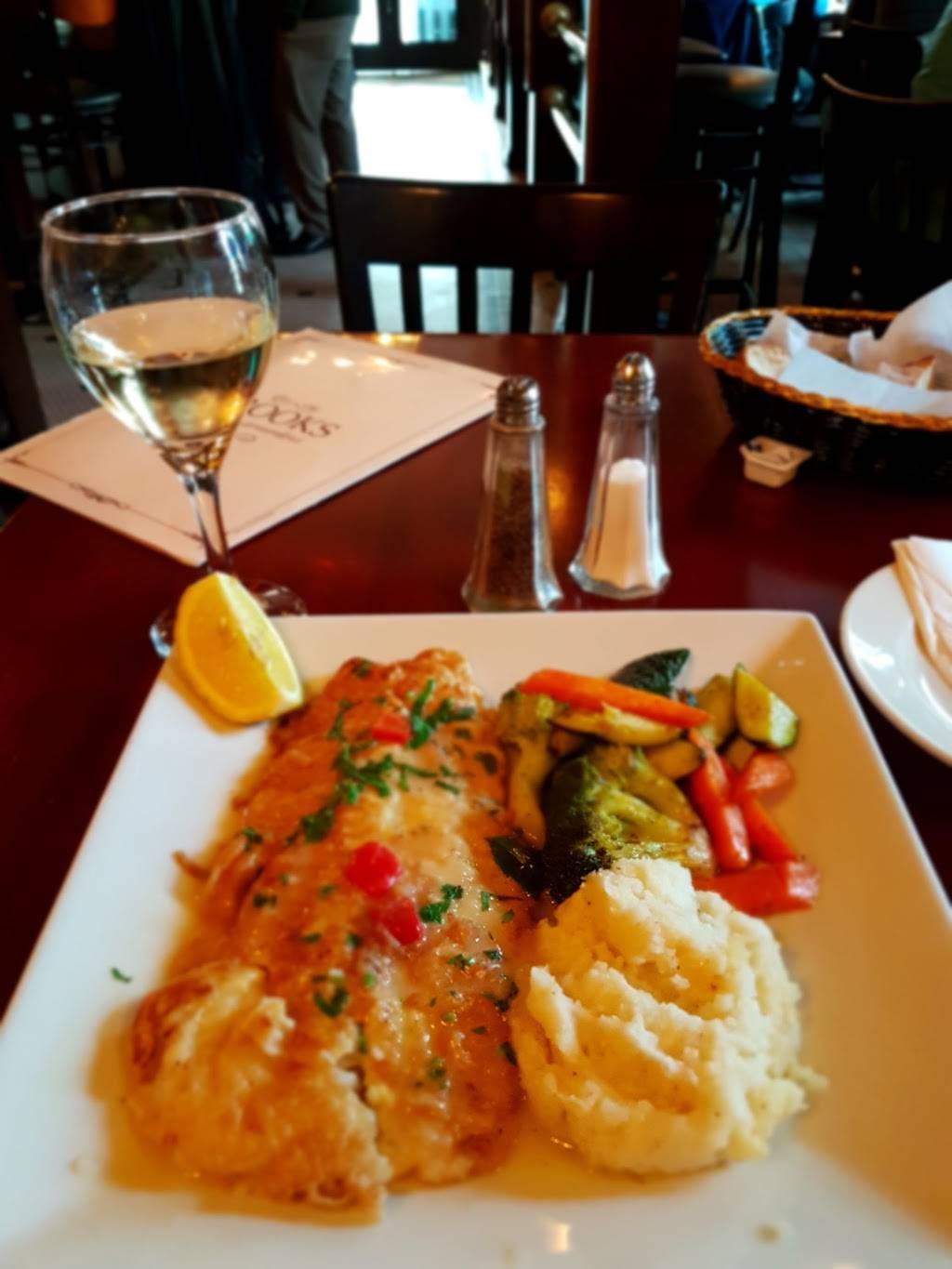 Brooks 1890 | restaurant | 2428 Jackson Ave, Long Island City, NY 11101, USA | 7189371890 OR +1 718-937-1890