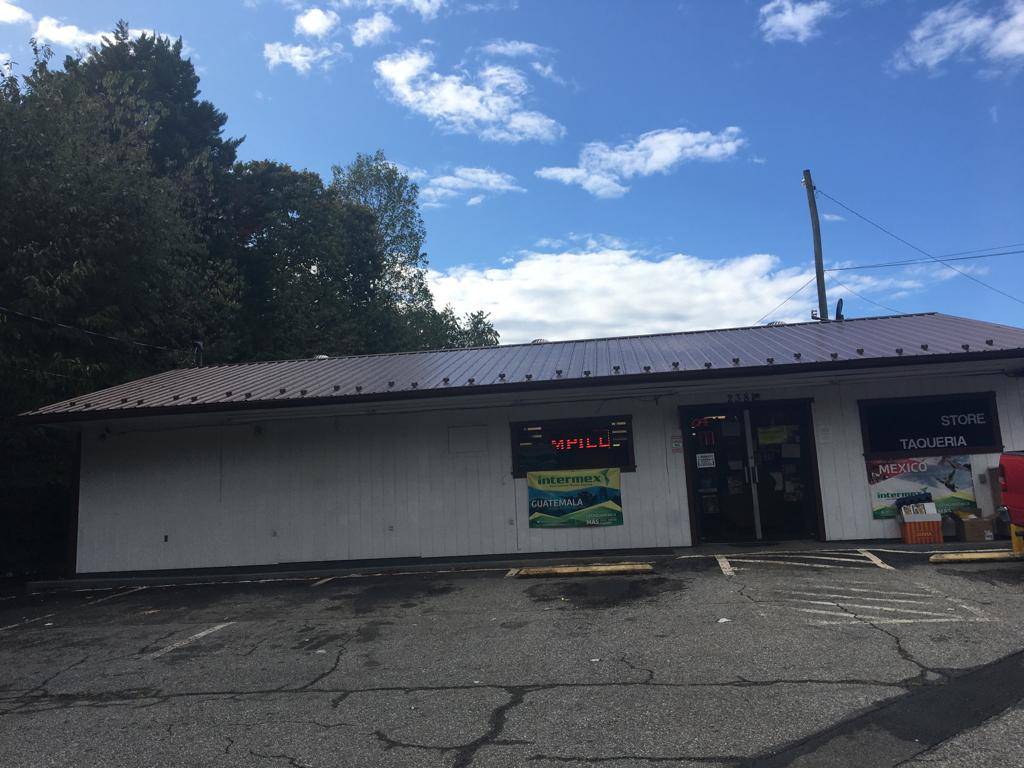 Tienda y Taqueria mexicana El Morelense |  | 2381 Daniels Creek Rd, Collinsville, VA 24078, USA | 2766222676 OR +1 276-622-2676