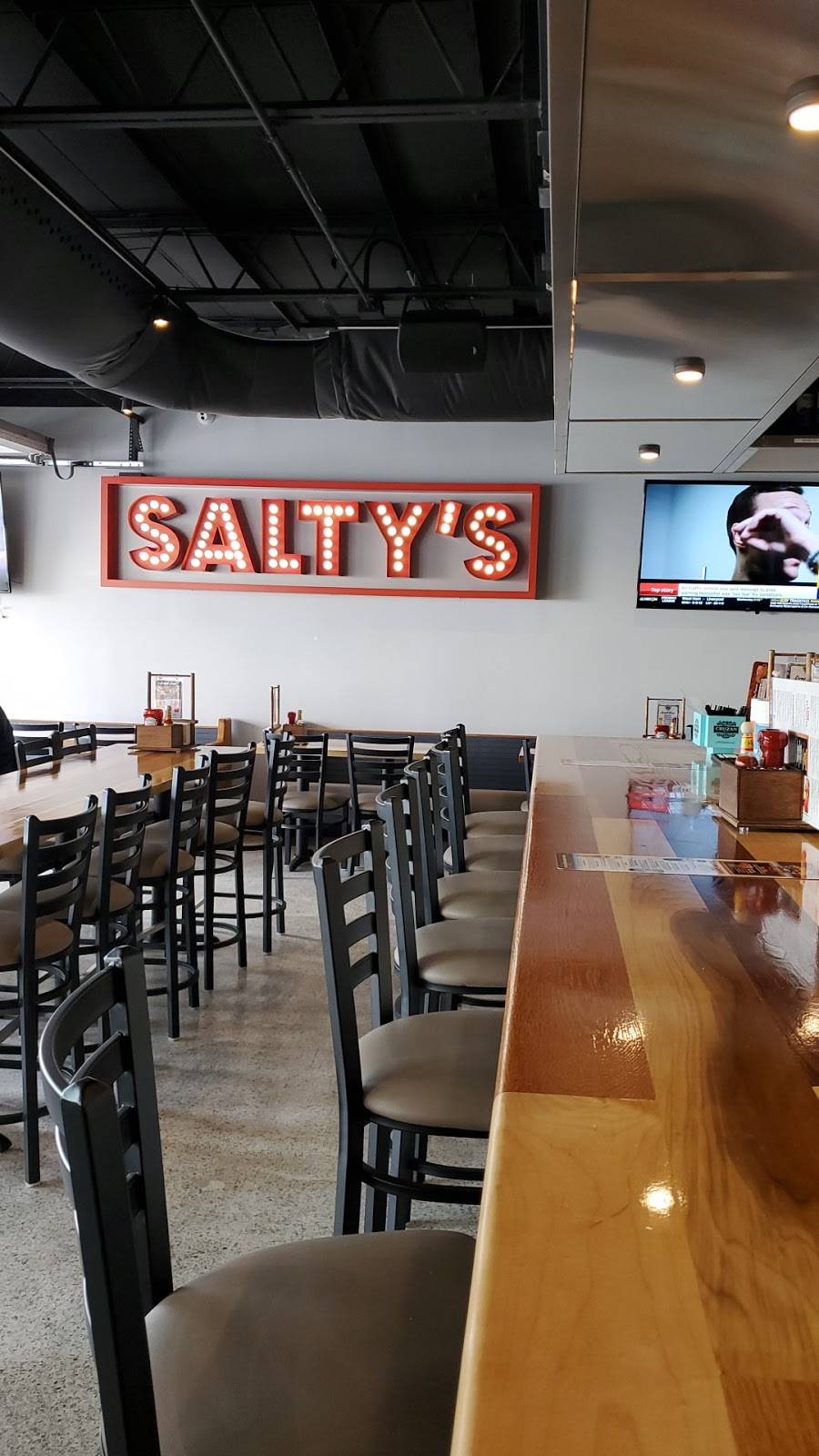 The Salty Crab Bar & Grill North Beach | restaurant | 462 Mandalay Ave, Clearwater Beach, FL 33767, USA | 7273301750 OR +1 727-330-1750