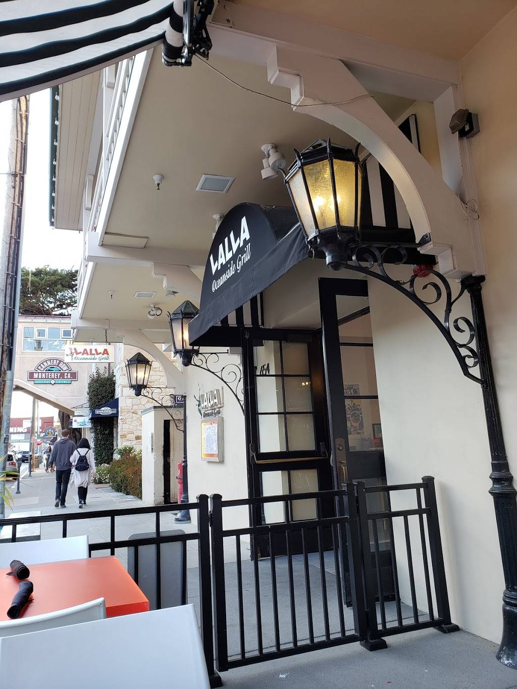 Lalla Oceanside Grill | restaurant | 654 Cannery Row, Monterey, CA 93940, USA | 8313240891 OR +1 831-324-0891