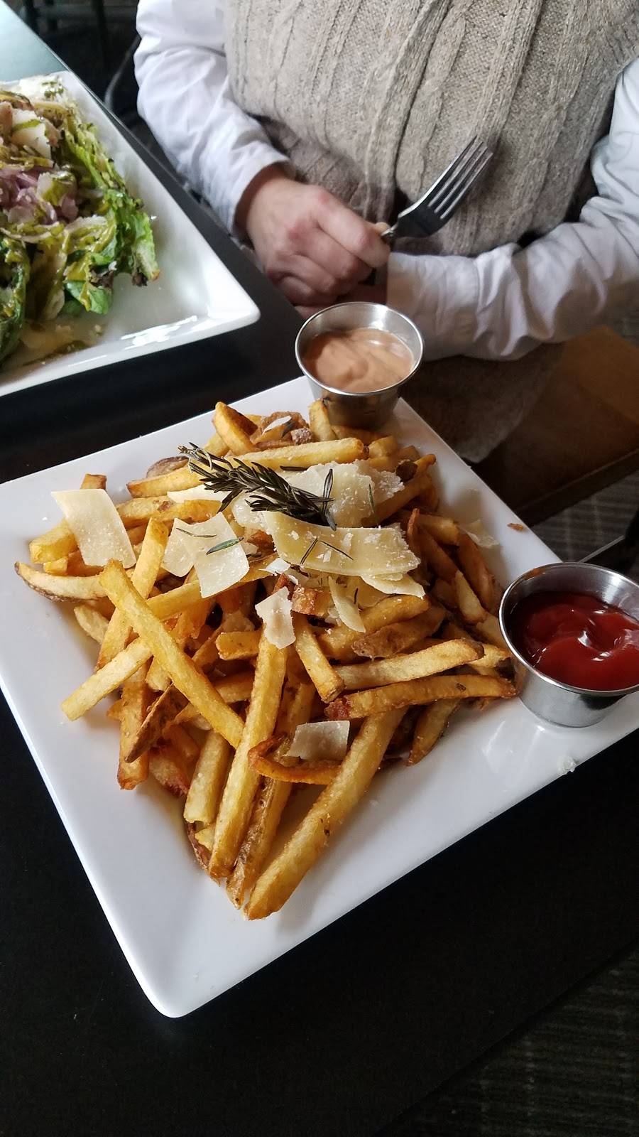 Chambers Bay Grill | restaurant | 6320 Grandview Dr W, University Place, WA 98467, USA | 2534604653 OR +1 253-460-4653