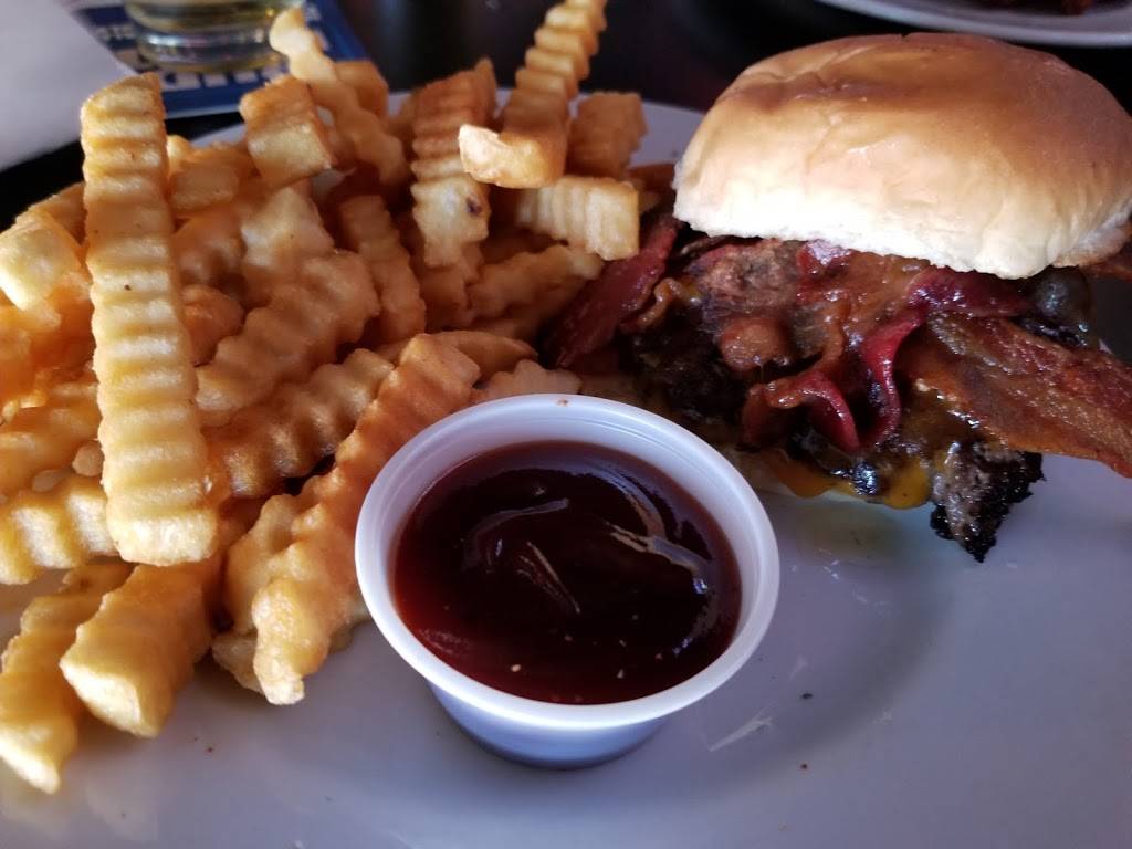 Leos Pub & Grill | restaurant | 2198 1st Capitol Dr, St Charles, MO 63301, USA | 6367573566 OR +1 636-757-3566