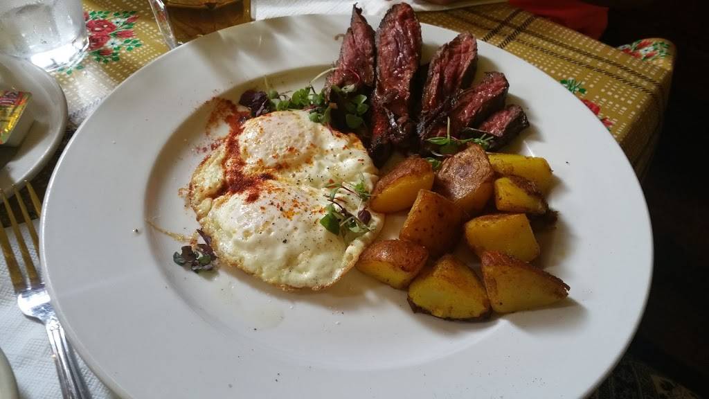 Helen’s Restaurant | restaurant | 2527 W Main St, Richmond, VA 23220, USA | 8043584370 OR +1 804-358-4370