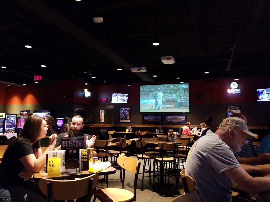 Buffalo Wild Wings | meal takeaway | 7030 W 105th St, Overland Park, KS 66212, USA | 9133419464 OR +1 913-341-9464