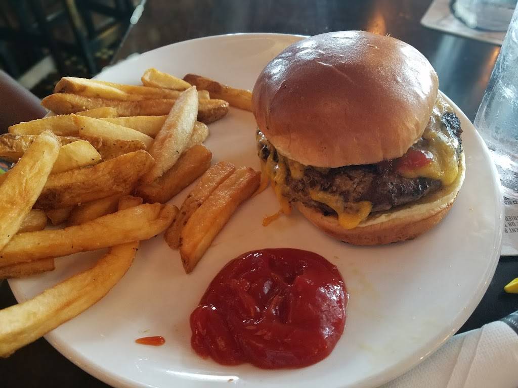 The Pub | restaurant | 2692 Edmondson Rd, Cincinnati, OH 45208, USA | 5138412748 OR +1 513-841-2748