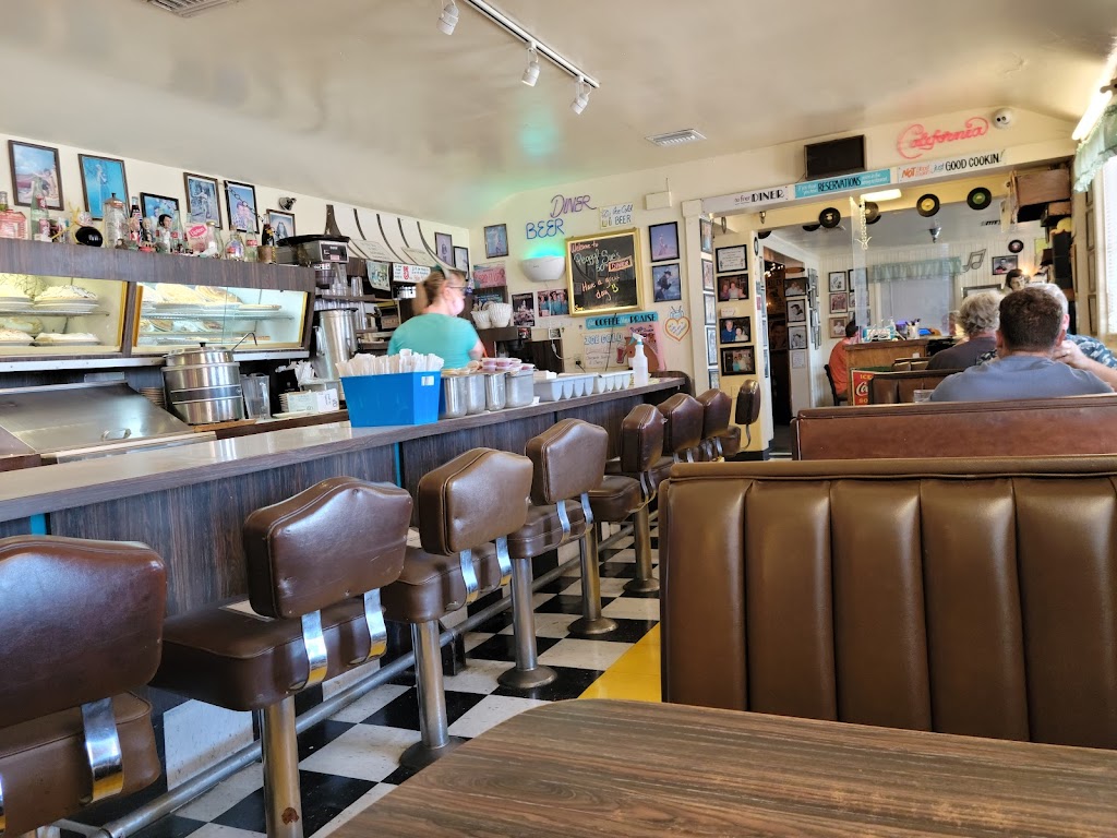Peggy Sues 50s Diner | meal takeaway | 35654 Yermo Rd, Yermo, CA 92398, USA | 7602543370 OR +1 760-254-3370
