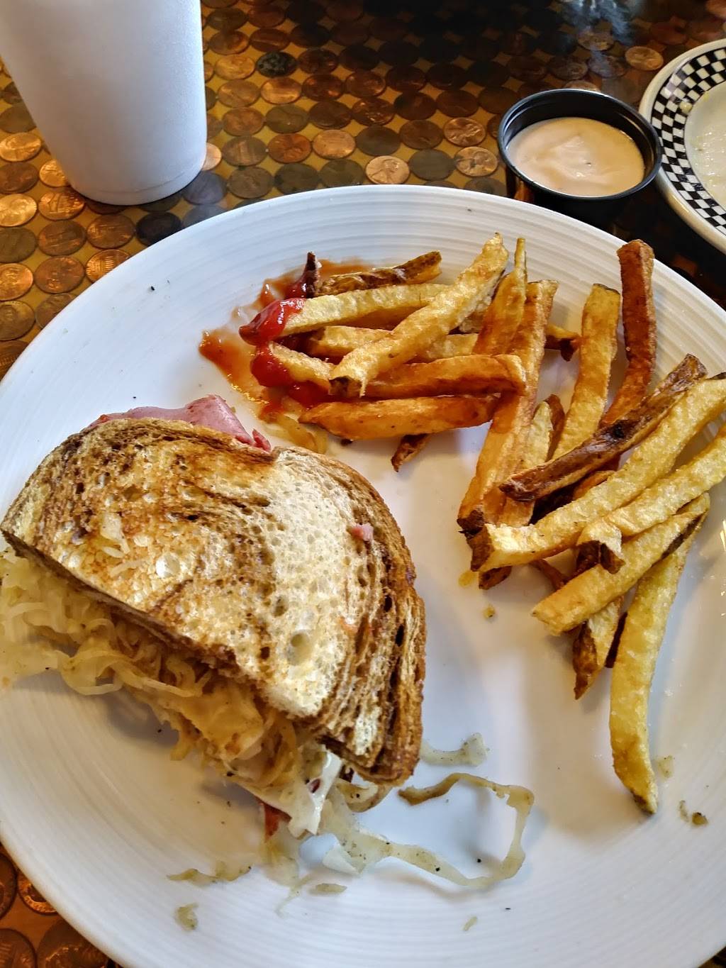 Fork In The Road | restaurant | 1821 S Fielder Rd, Arlington, TX 76013, USA | 8174593675 OR +1 817-459-3675