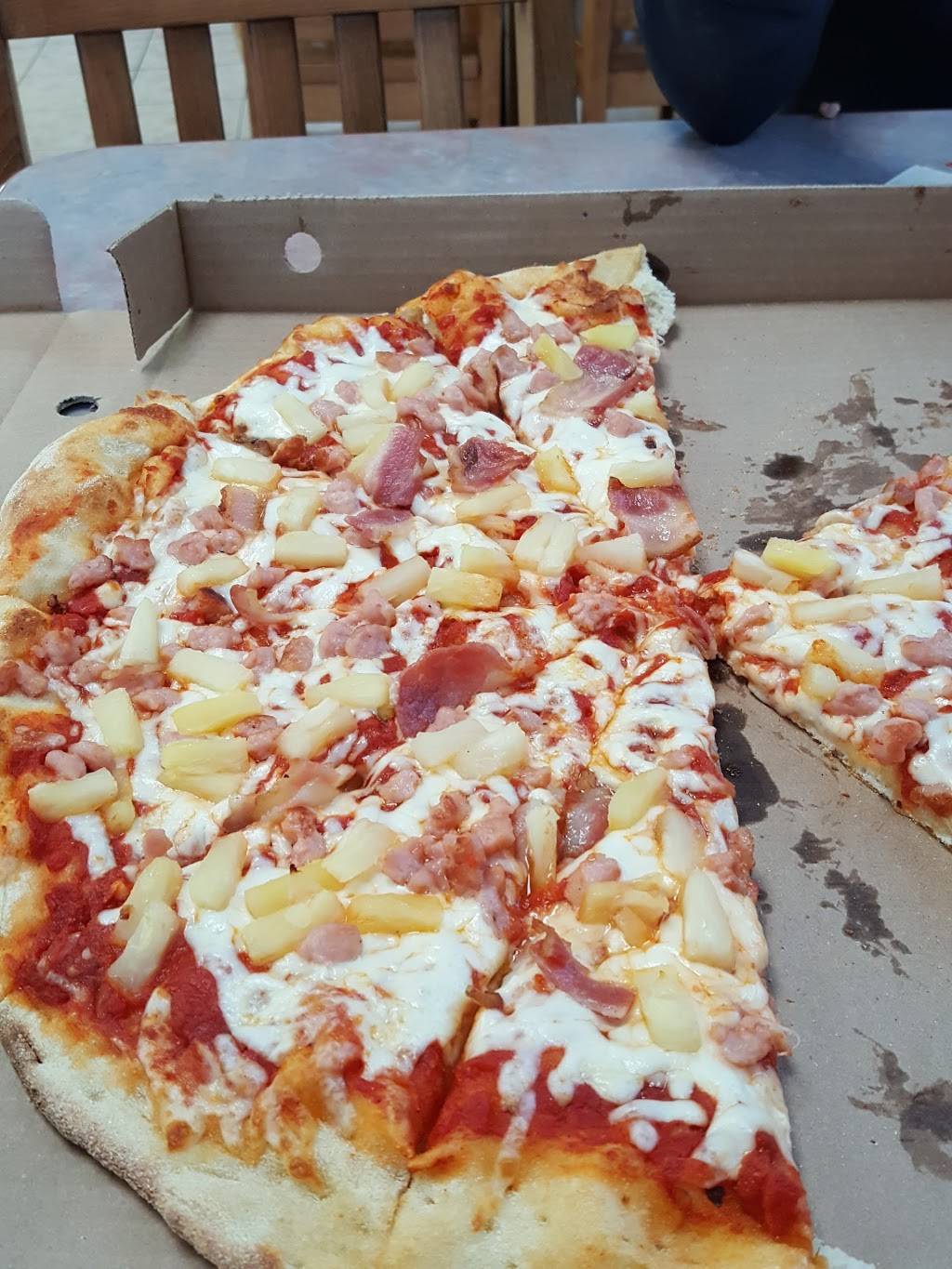 Pizza Pizza | meal delivery | 609 Dundas St, Woodstock, ON N4S 1C9, Canada | 5194211111 OR +1 519-421-1111