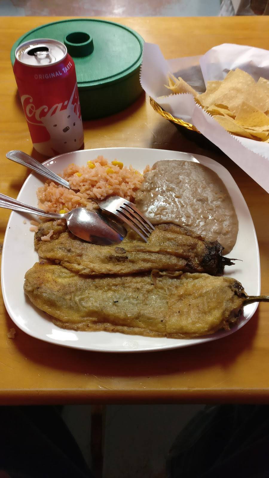 El Rinconcito | restaurant | 201 E Main St, Lyons, KS 67554, USA | 6202575600 OR +1 620-257-5600