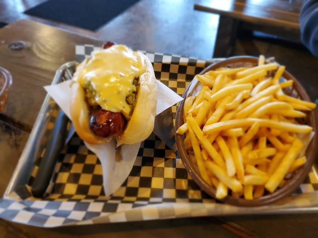 Bangers & Brews Eugene | restaurant | 2506 Willakenzie Rd, Eugene, OR 97401, USA | 5415058004 OR +1 541-505-8004