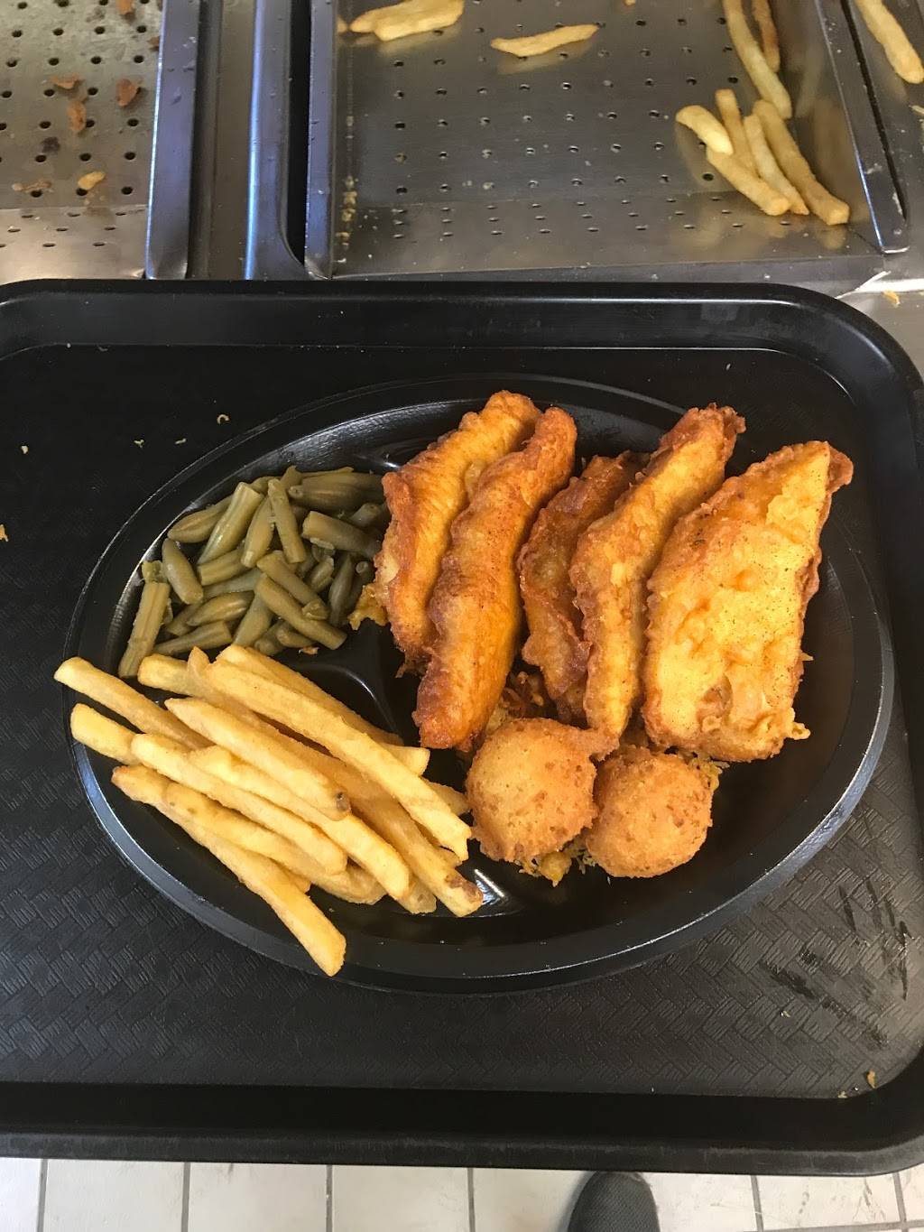 Long John Silvers | restaurant | 1420 E Main St, Carbondale, IL 62901, USA | 6185492050 OR +1 618-549-2050