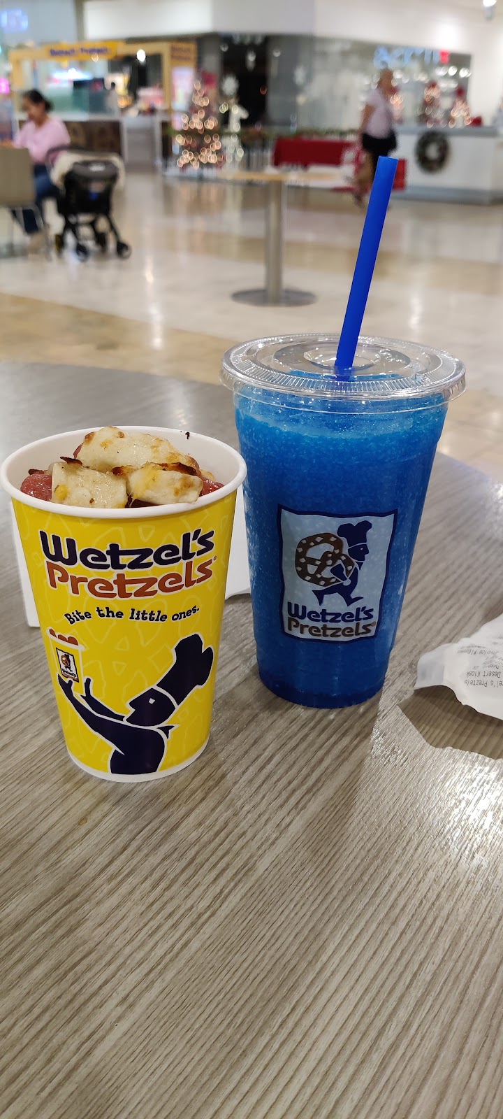 Wetzels Pretzels | bakery | 72840 CA-111 Suite 325, Palm Desert, CA 92260, USA | 7608370071 OR +1 760-837-0071