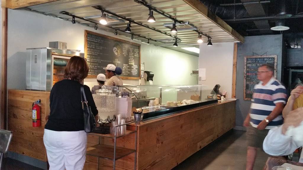 Linus & Peppers | restaurant | 126 S Salisbury St, Raleigh, NC 27601, USA | 9198333866 OR +1 919-833-3866