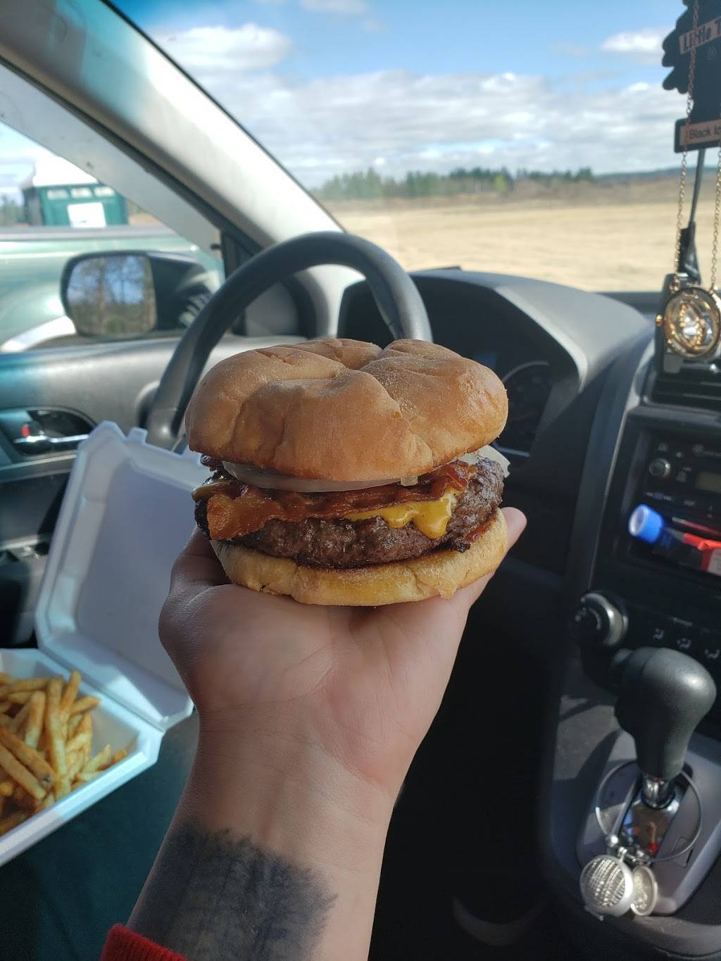 Mels Munchies | restaurant | 523 W River Rd, Hooksett, NH 03106, USA | 6032101180 OR +1 603-210-1180