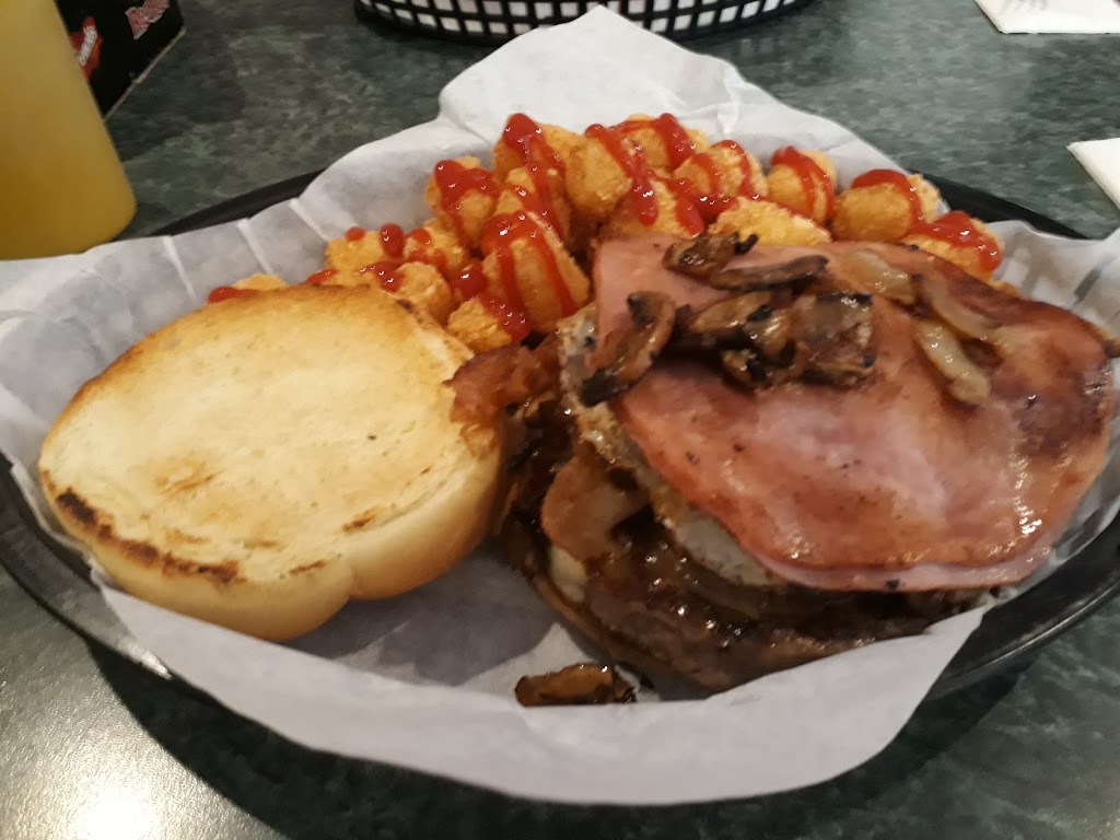 The River Dog Grill | restaurant | 2046 AZ-95, Bullhead City, AZ 86442, USA | 9287043644 OR +1 928-704-3644