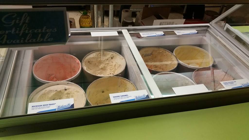 Papas Burgers & Mor | restaurant | 68279 IN-15, New Paris, IN 46553, USA | 5748314540 OR +1 574-831-4540