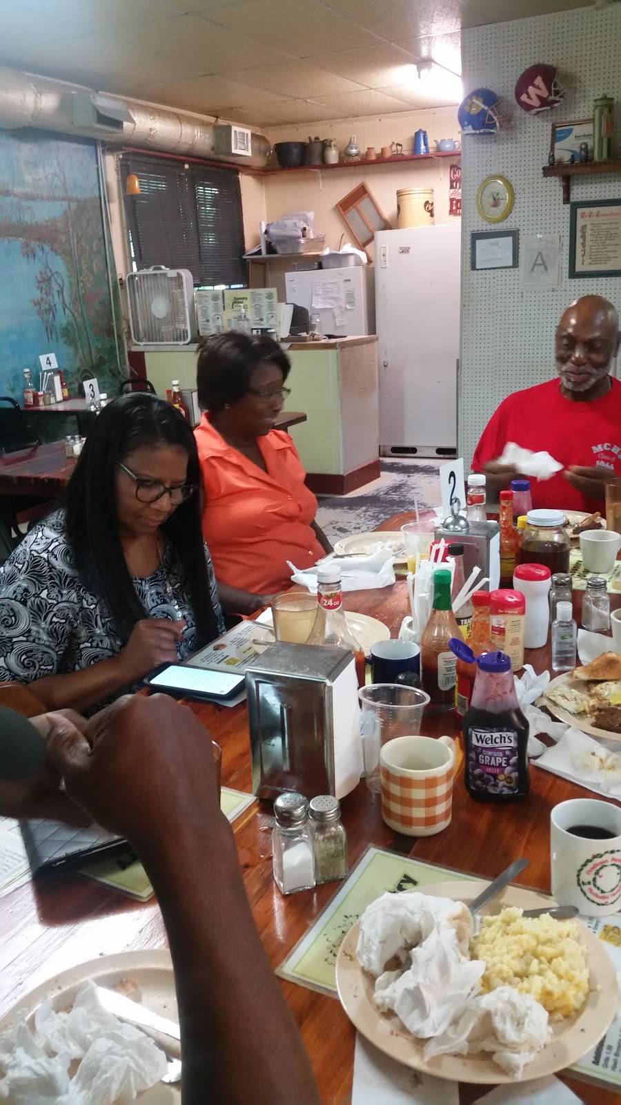 Country Diner | restaurant | 1504 Hwy 35 S, Foxworth, MS 39483, USA | 6017366019 OR +1 601-736-6019