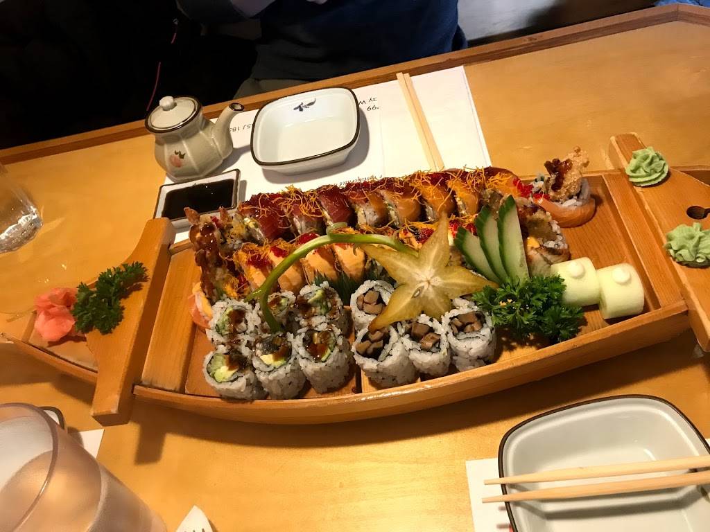 Gonoe Sushi | restaurant | 262 Queens Quay W, Toronto, ON M5J 1B5, Canada | 4162041799 OR +1 416-204-1799