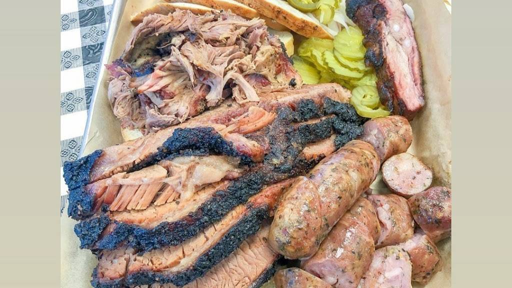 Smokin Barrel BBQ | restaurant | 13508 Discovery Dr, Omaha, NE 68137, USA | 4025984855 OR +1 402-598-4855