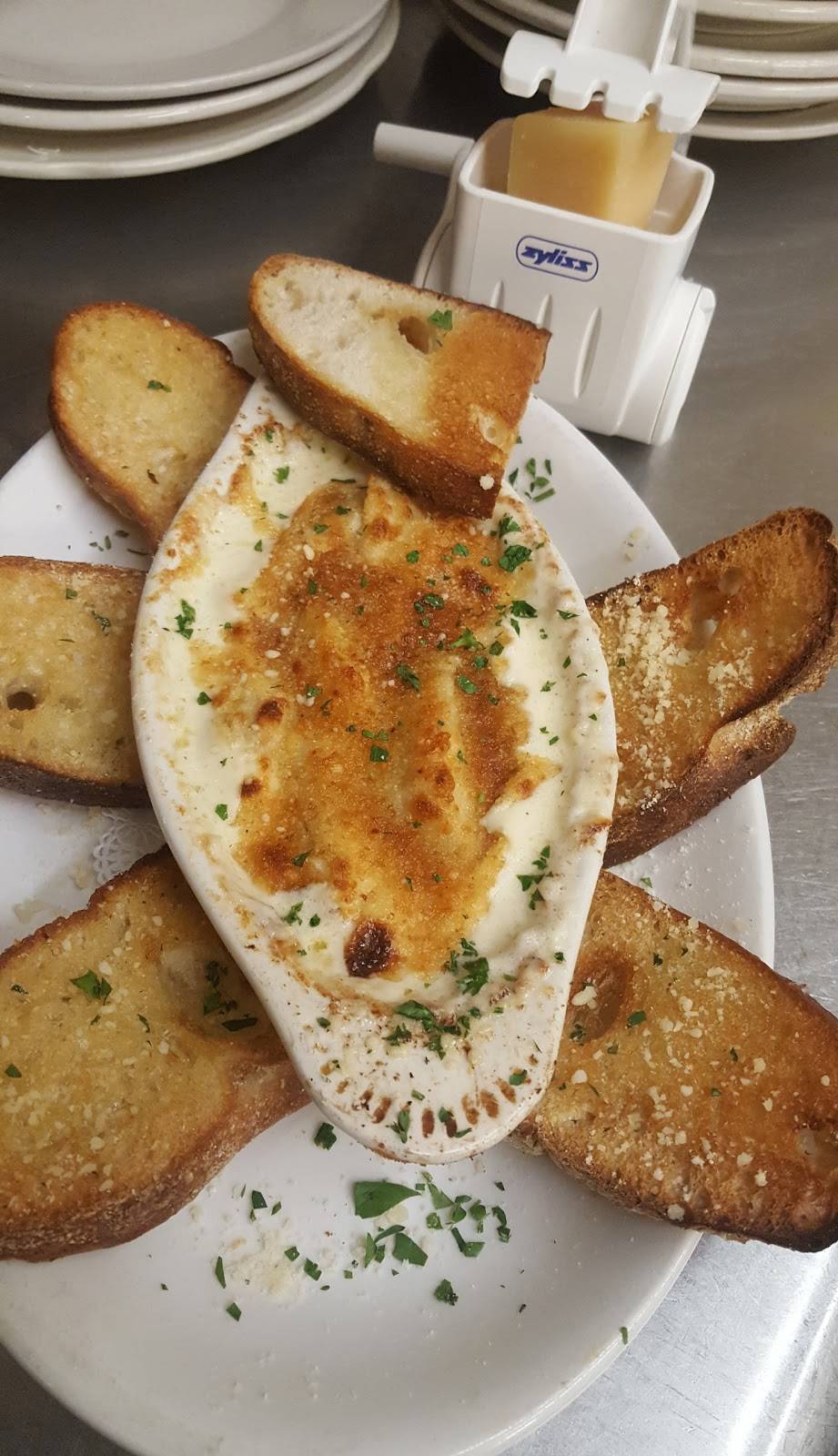 Amici Italian Restaurant | restaurant | 1915 A1A S, St Augustine Beach, FL 32080, USA | 9044610102 OR +1 904-461-0102