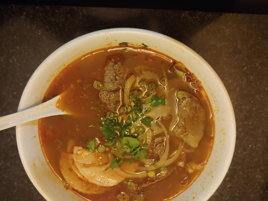 Pho 28 | restaurant | 1131 Boulevard Saint-Martin O, Laval, QC H7S 1M8, Canada | 4504907288 OR +1 450-490-7288