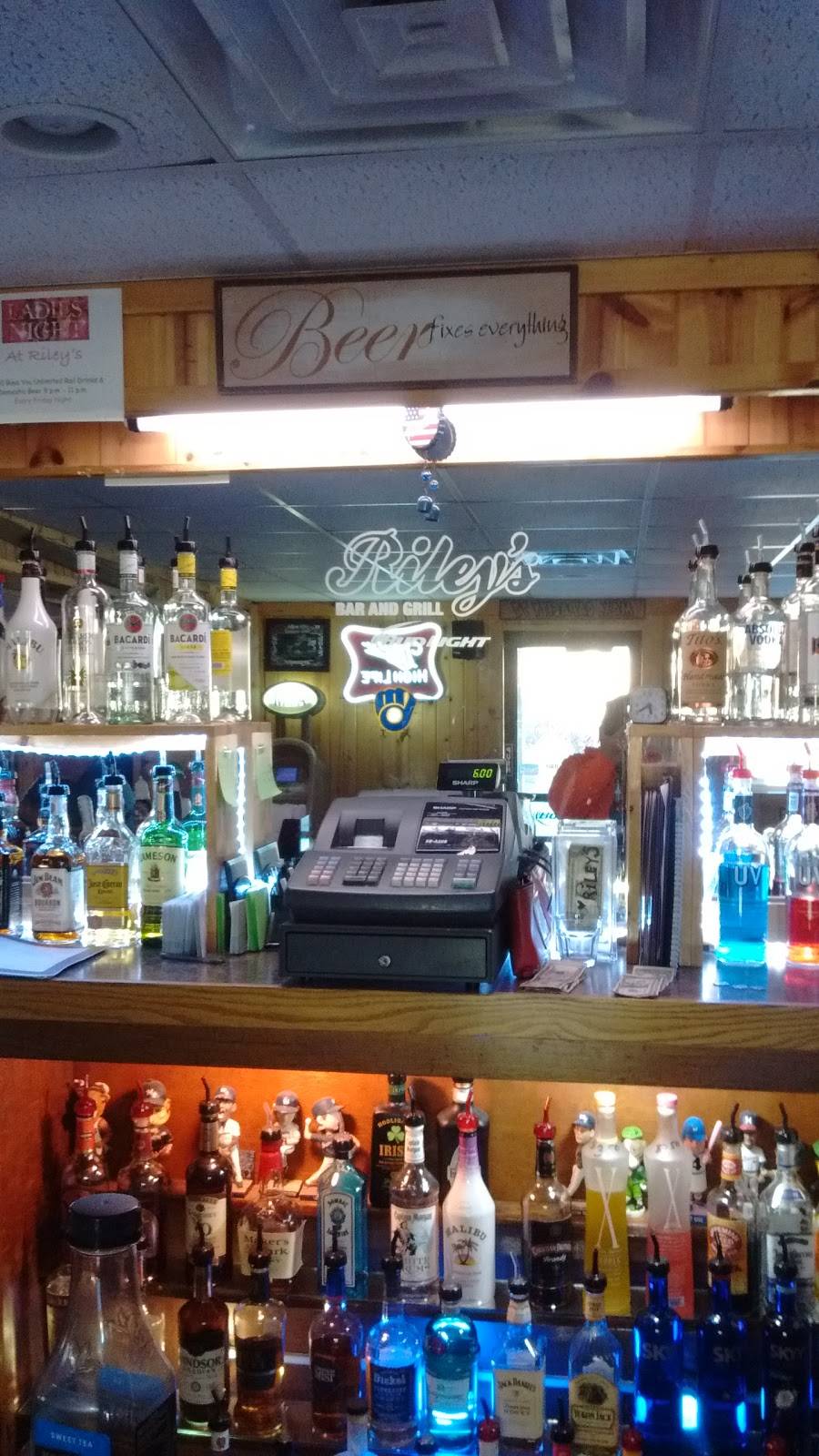 Rileys Bar & Grill | restaurant | 1314 W Wisconsin St, Portage, WI 53901, USA | 6087421004 OR +1 608-742-1004
