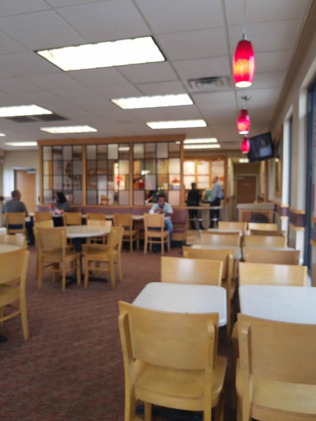 Wendys | restaurant | 963 N Beach St, Fort Worth, TX 76111, USA | 8178383444 OR +1 817-838-3444